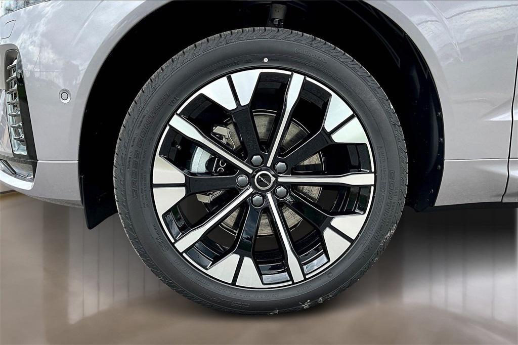 new 2026 Volvo XC60 car, priced at $57,985