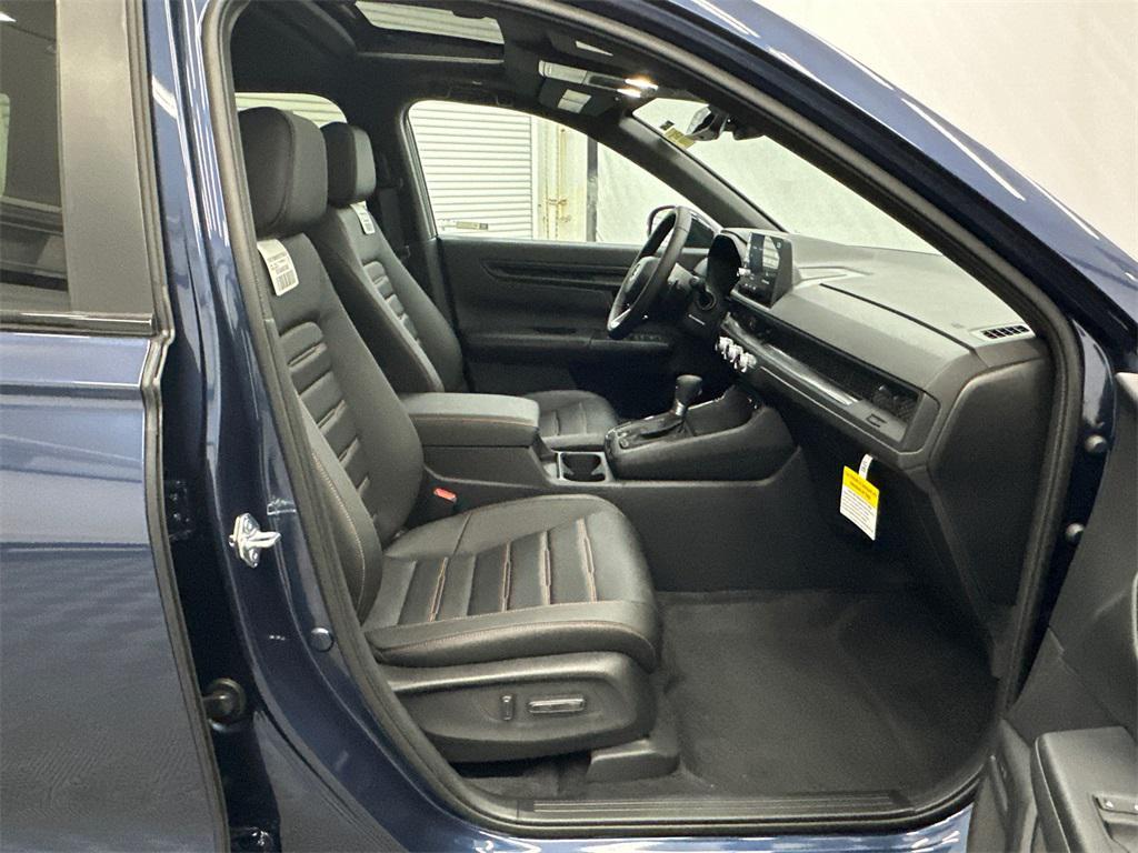 new 2026 Honda CR-V Hybrid car, priced at $40,175