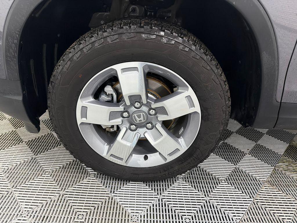used 2025 Honda Ridgeline car, priced at $33,299