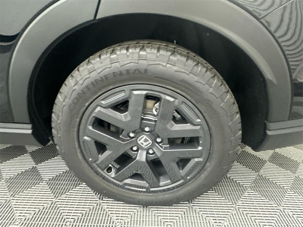 new 2026 Honda CR-V Hybrid car, priced at $40,250