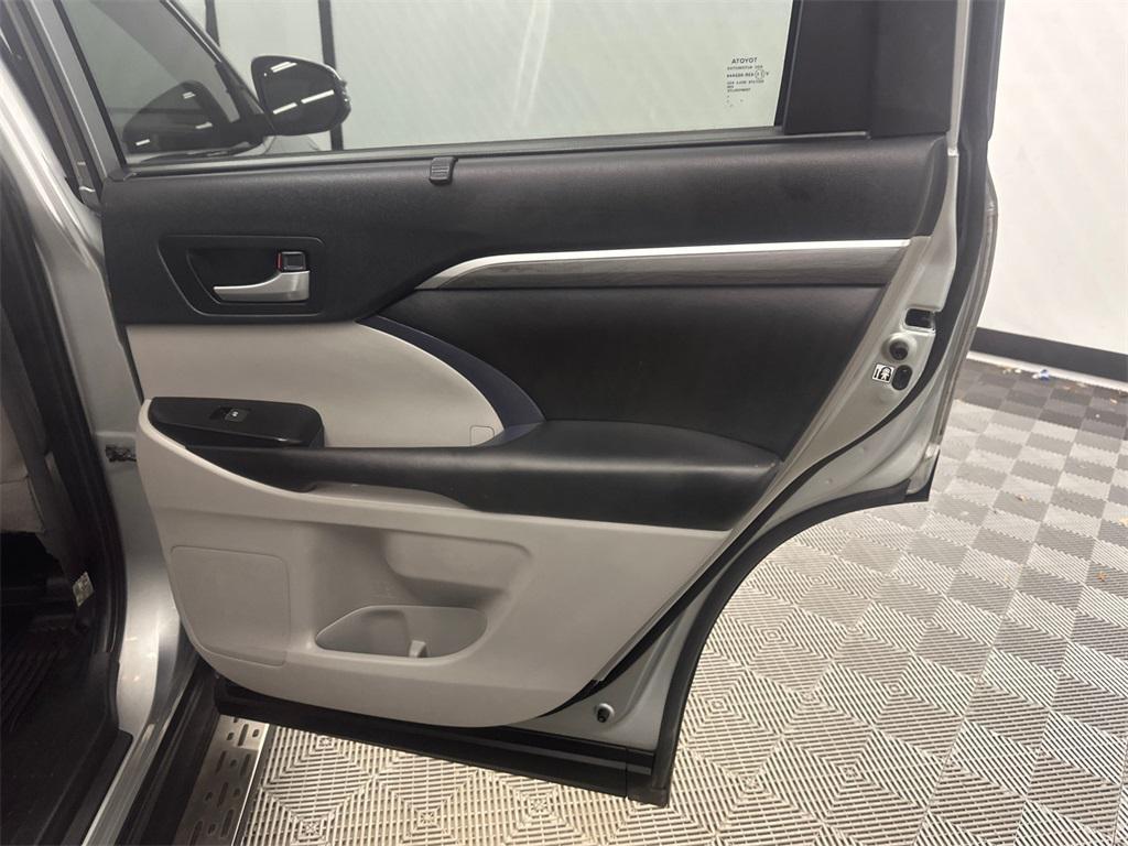 used 2019 Toyota Highlander car, priced at $23,099