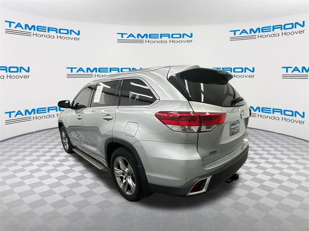 used 2019 Toyota Highlander car, priced at $23,099