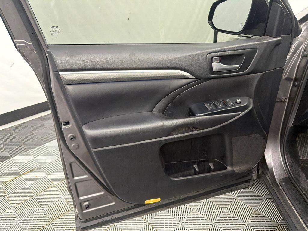 used 2019 Toyota Highlander car, priced at $20,799