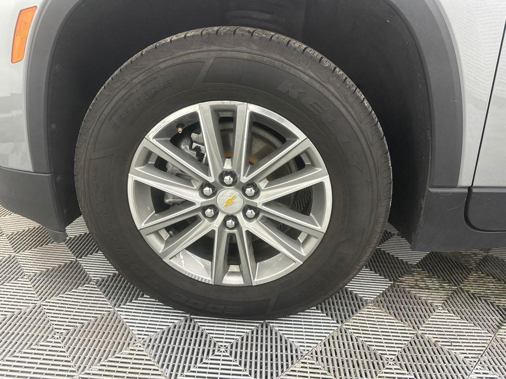 used 2023 Chevrolet Traverse car, priced at $21,999