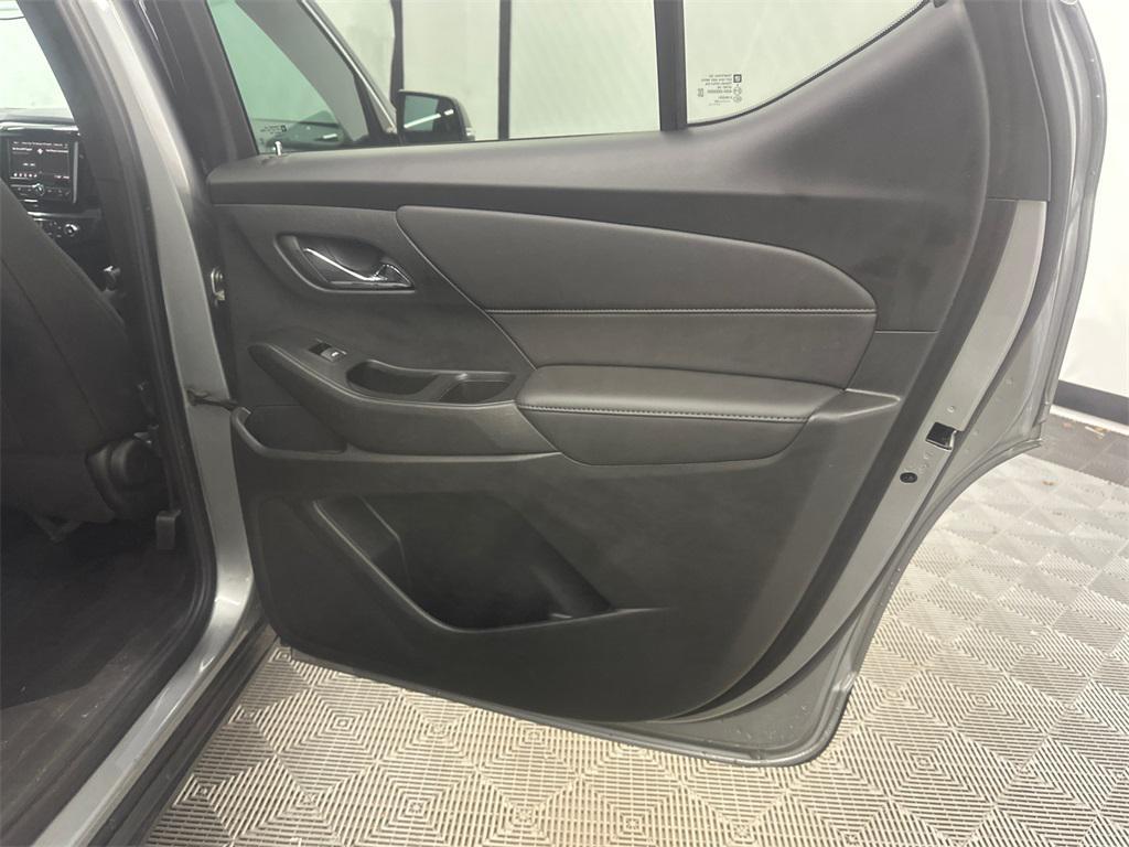 used 2023 Chevrolet Traverse car, priced at $23,479