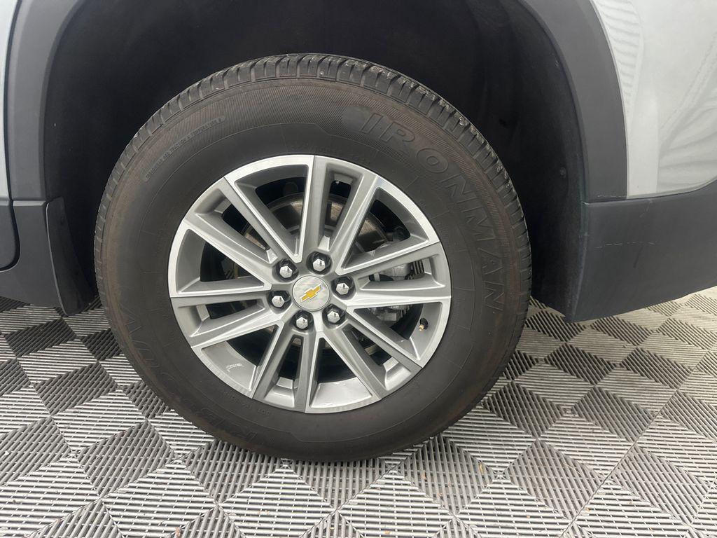 used 2023 Chevrolet Traverse car, priced at $21,999