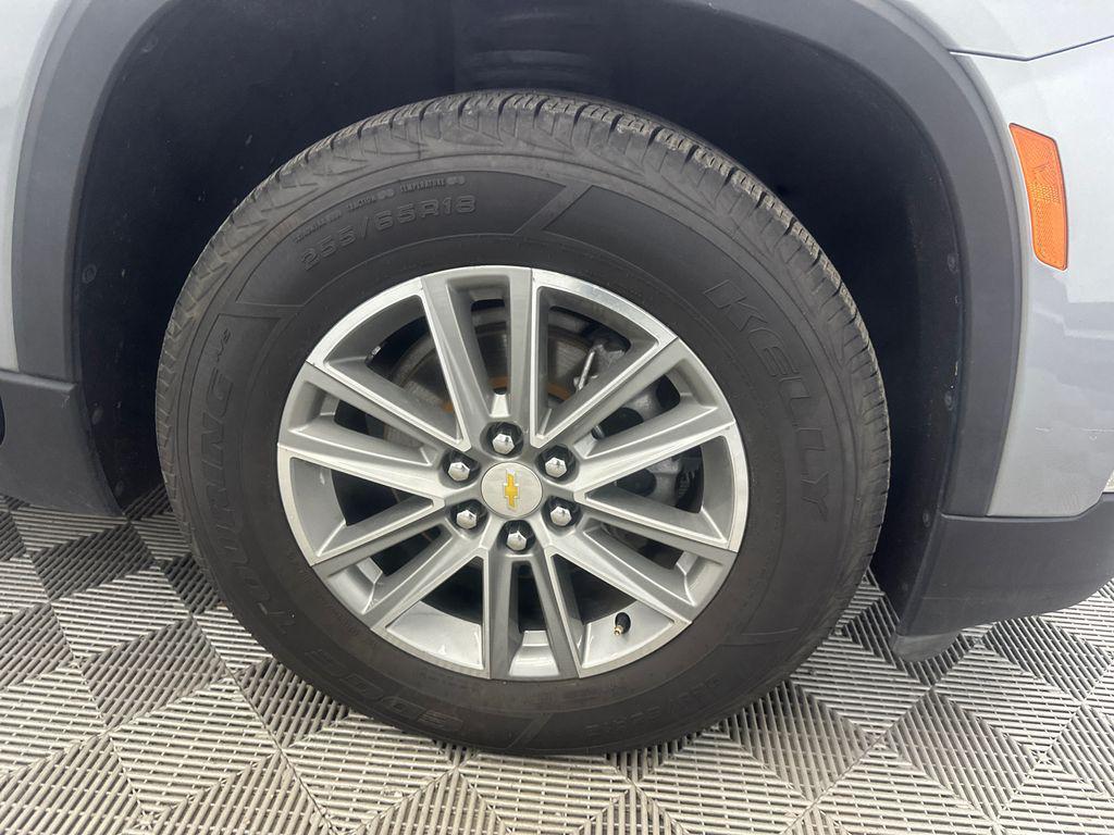 used 2023 Chevrolet Traverse car, priced at $21,999