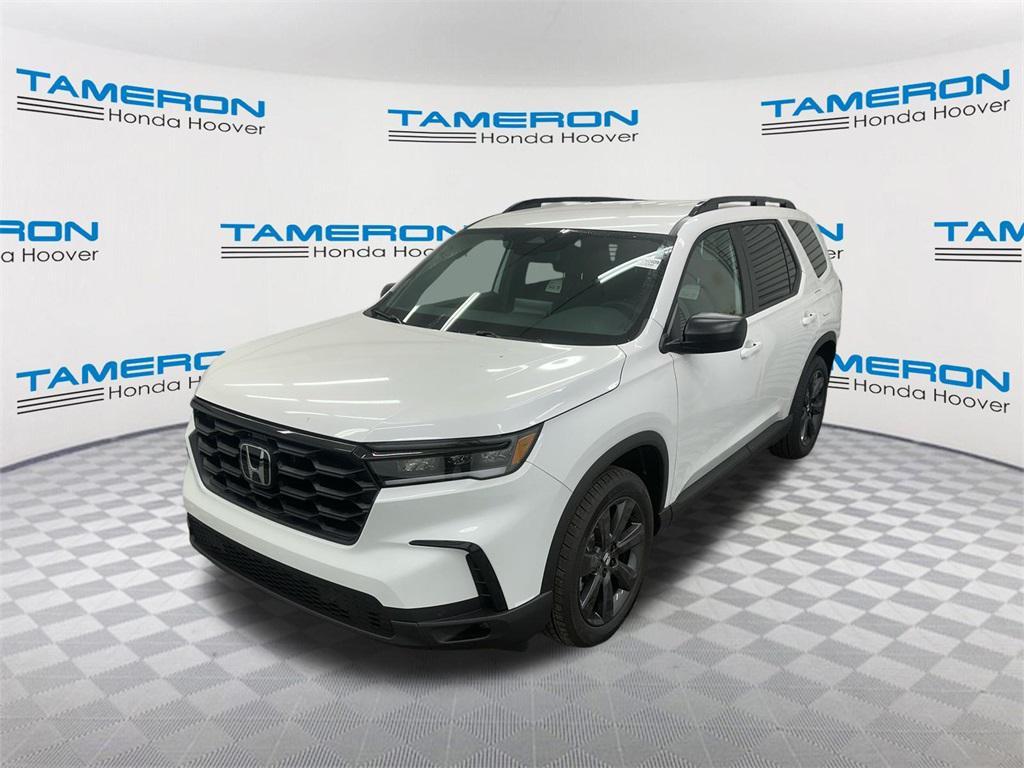 new 2025 Honda Pilot car, priced at $44,250