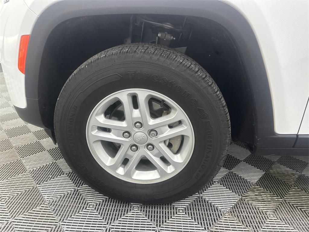 used 2023 Jeep Grand Cherokee car, priced at $24,325