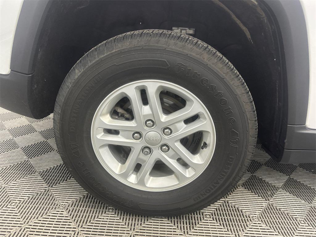 used 2023 Jeep Grand Cherokee car, priced at $24,325