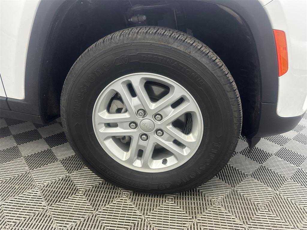 used 2023 Jeep Grand Cherokee car, priced at $24,325