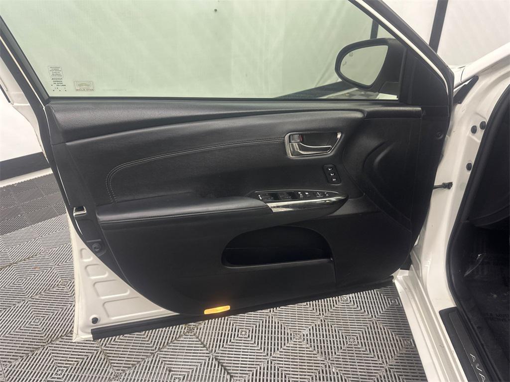 used 2013 Toyota Avalon Hybrid car, priced at $10,995