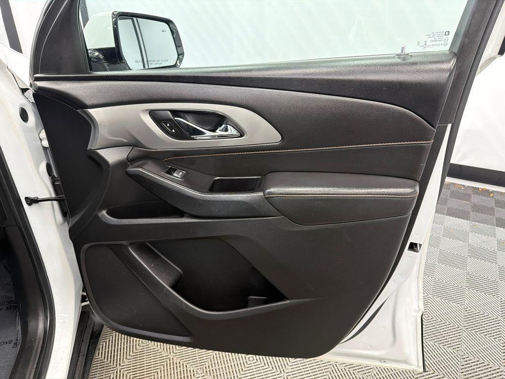 used 2020 Chevrolet Traverse car, priced at $11,995