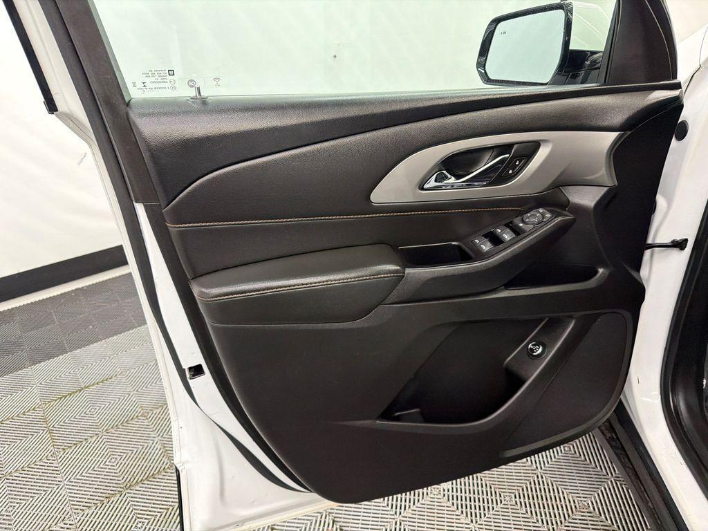used 2020 Chevrolet Traverse car, priced at $11,995