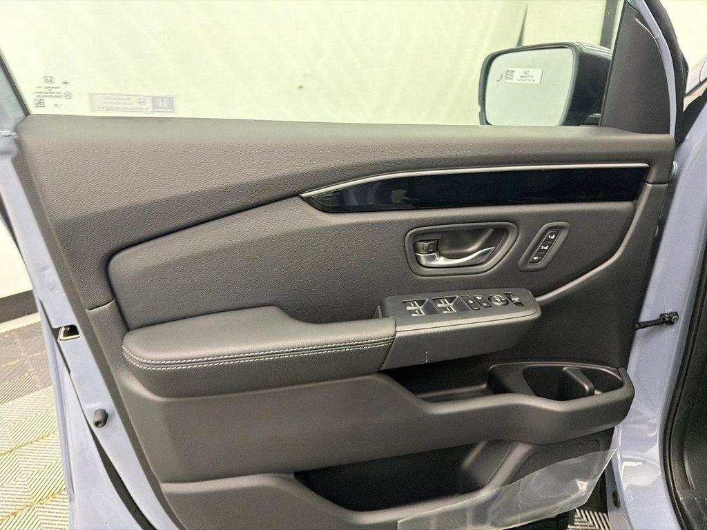 new 2026 Honda Pilot car, priced at $46,544