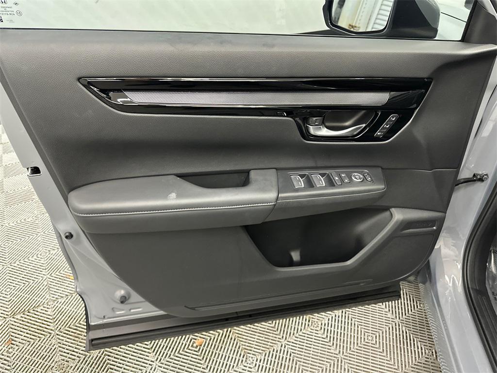 used 2024 Honda CR-V car, priced at $32,132