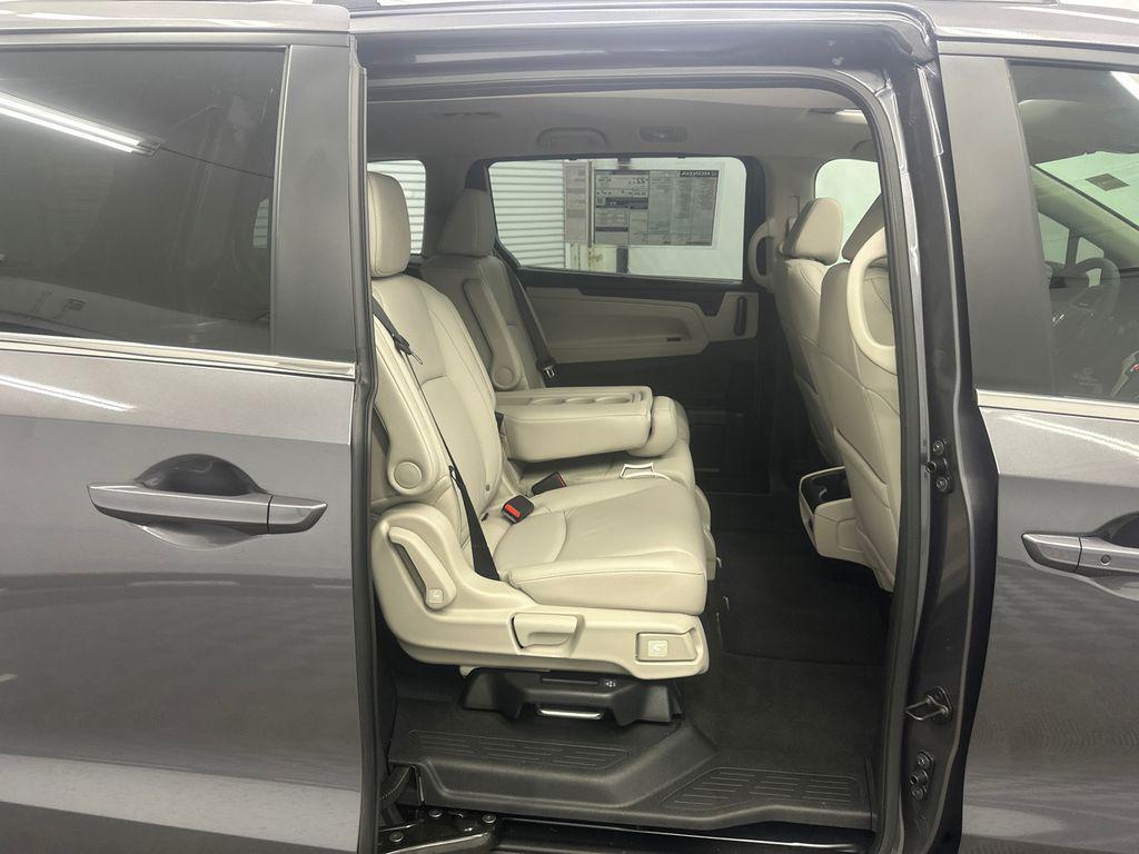 new 2026 Honda Odyssey car, priced at $45,685