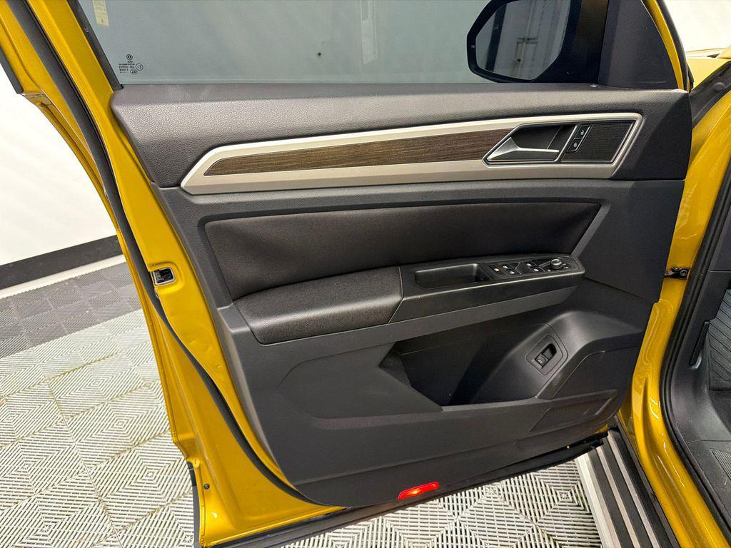 used 2018 Volkswagen Atlas car, priced at $12,995