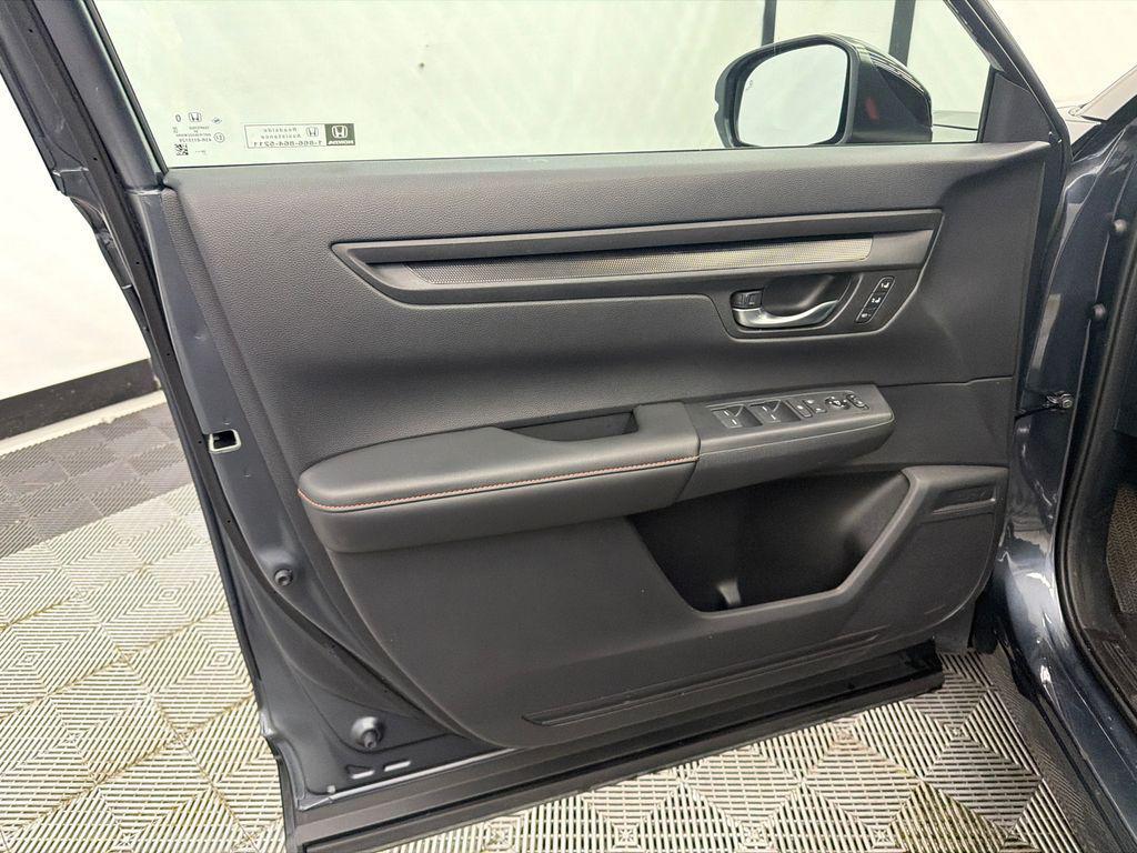 used 2025 Honda CR-V Hybrid car, priced at $33,999