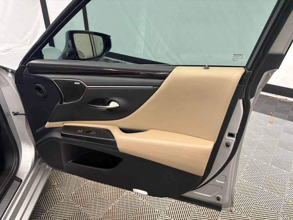 used 2019 Lexus ES 350 car, priced at $27,858