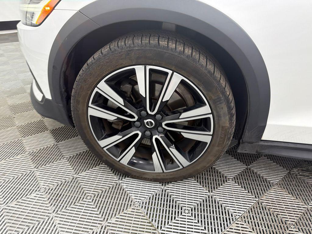 used 2020 Volvo V60 Cross Country car, priced at $23,998