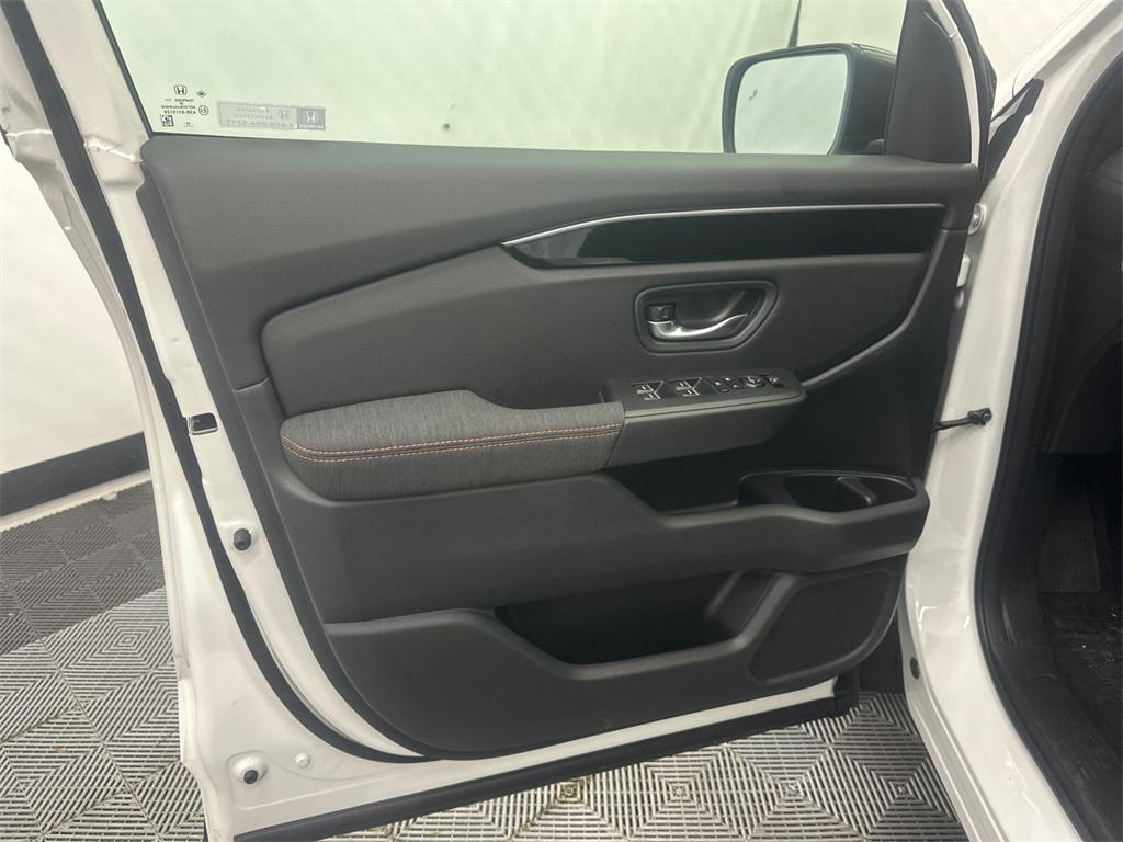 new 2026 Honda Pilot car, priced at $44,145