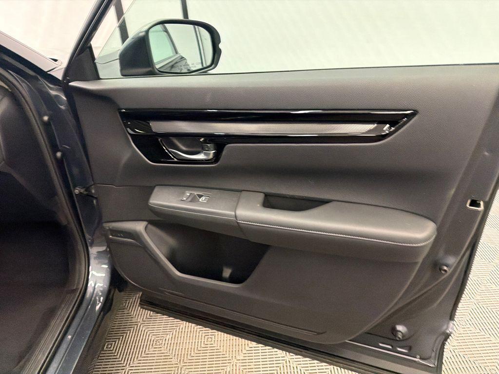 used 2025 Honda CR-V car, priced at $31,697