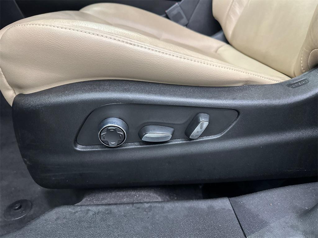 used 2024 Cadillac XT4 car, priced at $26,597