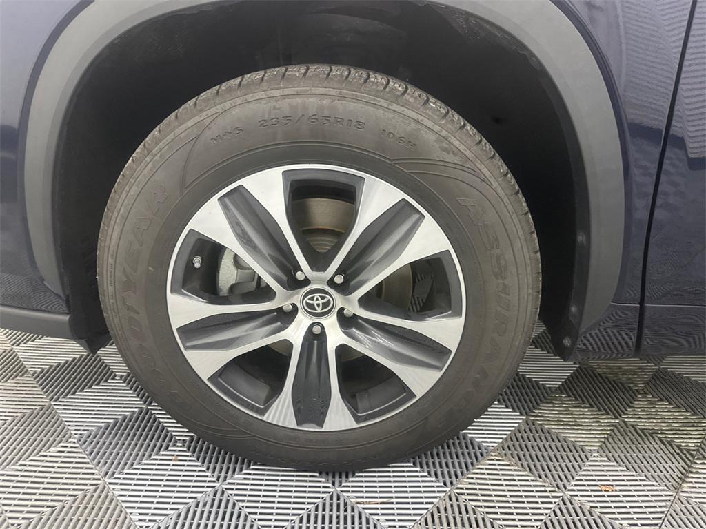 used 2023 Toyota Highlander car, priced at $31,999
