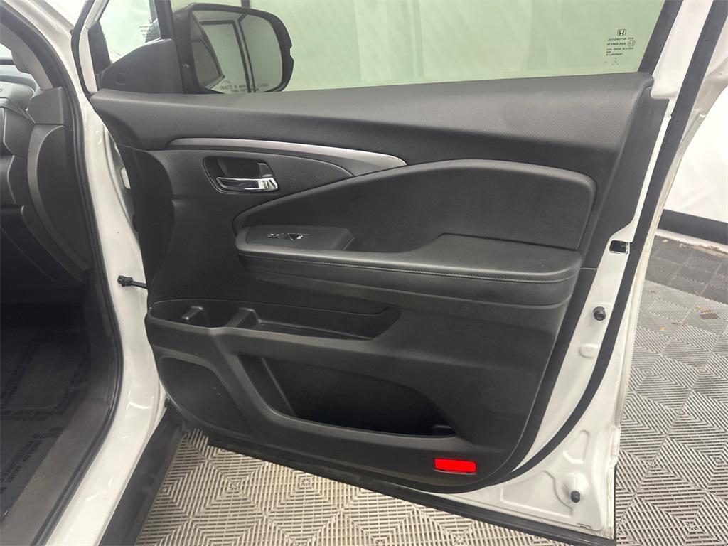 used 2022 Honda Pilot car, priced at $29,448