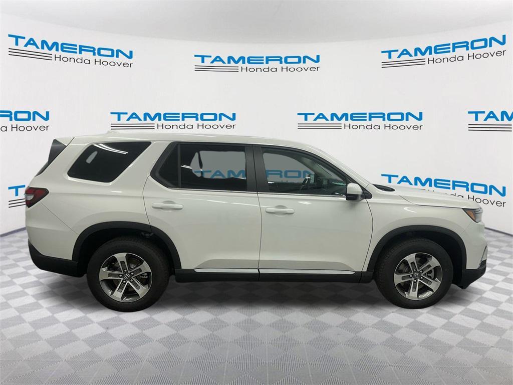 new 2025 Honda Pilot car, priced at $47,550