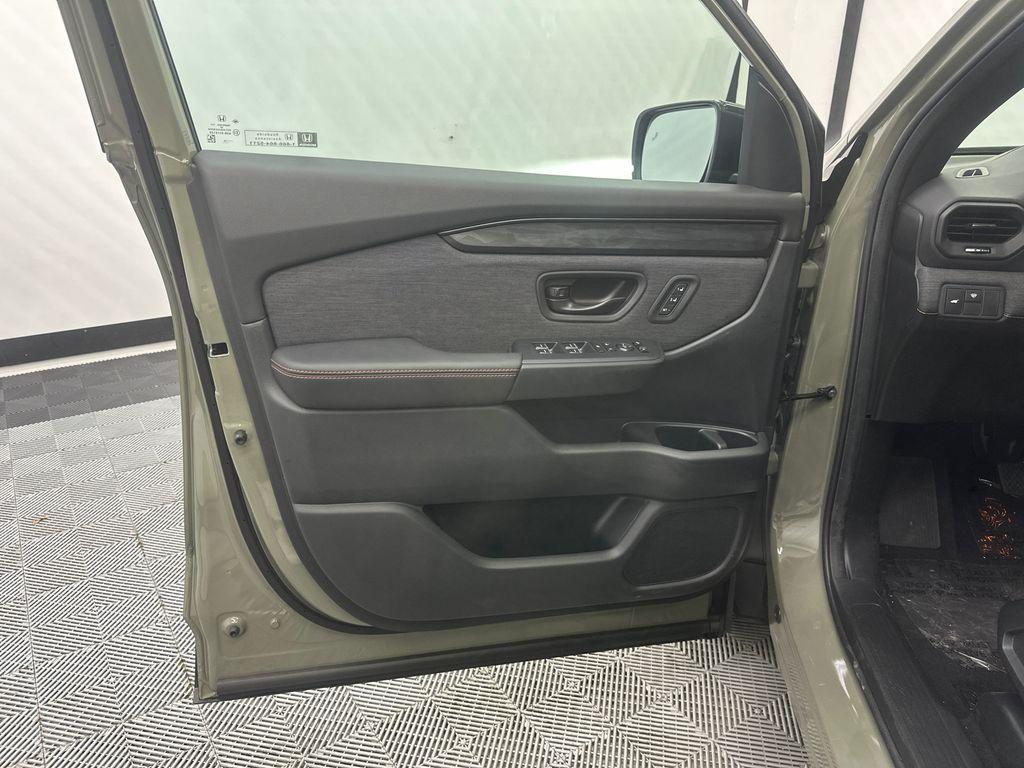new 2026 Honda Passport car, priced at $50,600