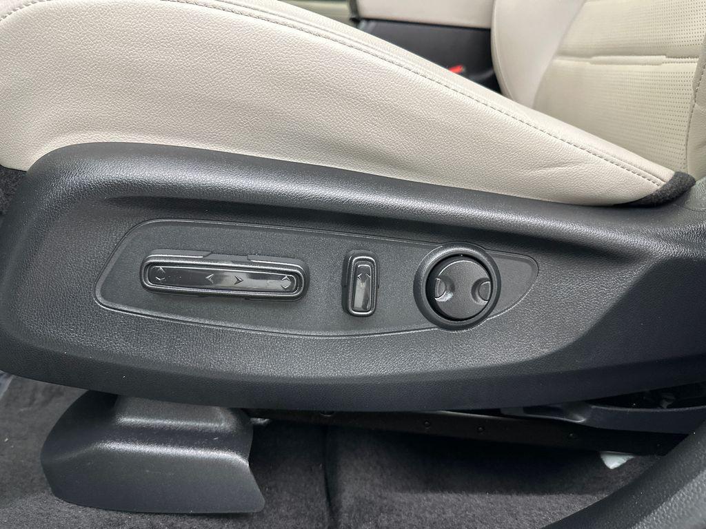 used 2025 Honda CR-V car, priced at $32,998