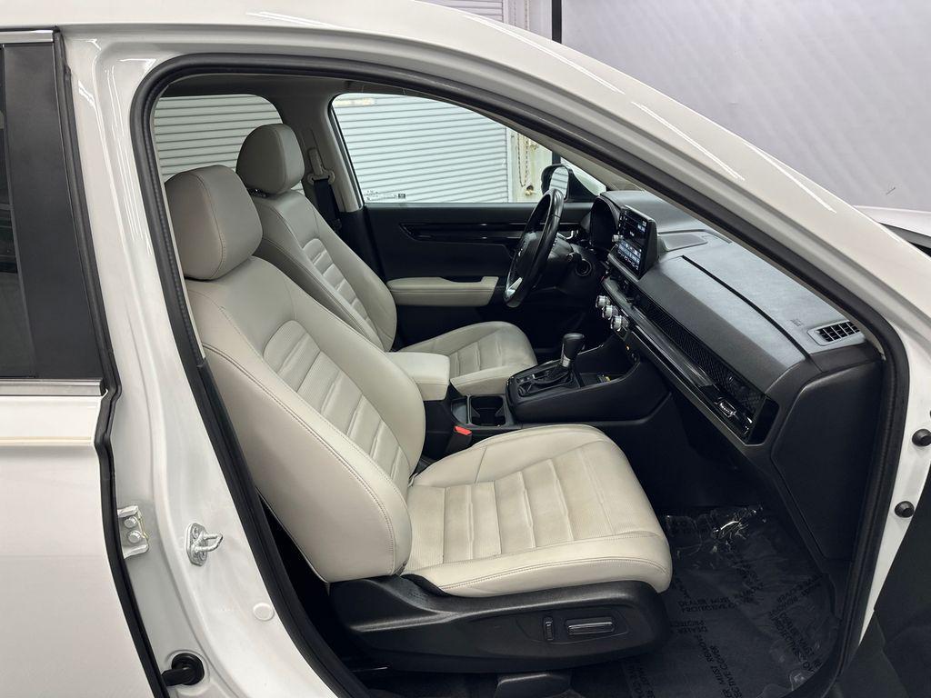 used 2025 Honda CR-V car, priced at $32,998