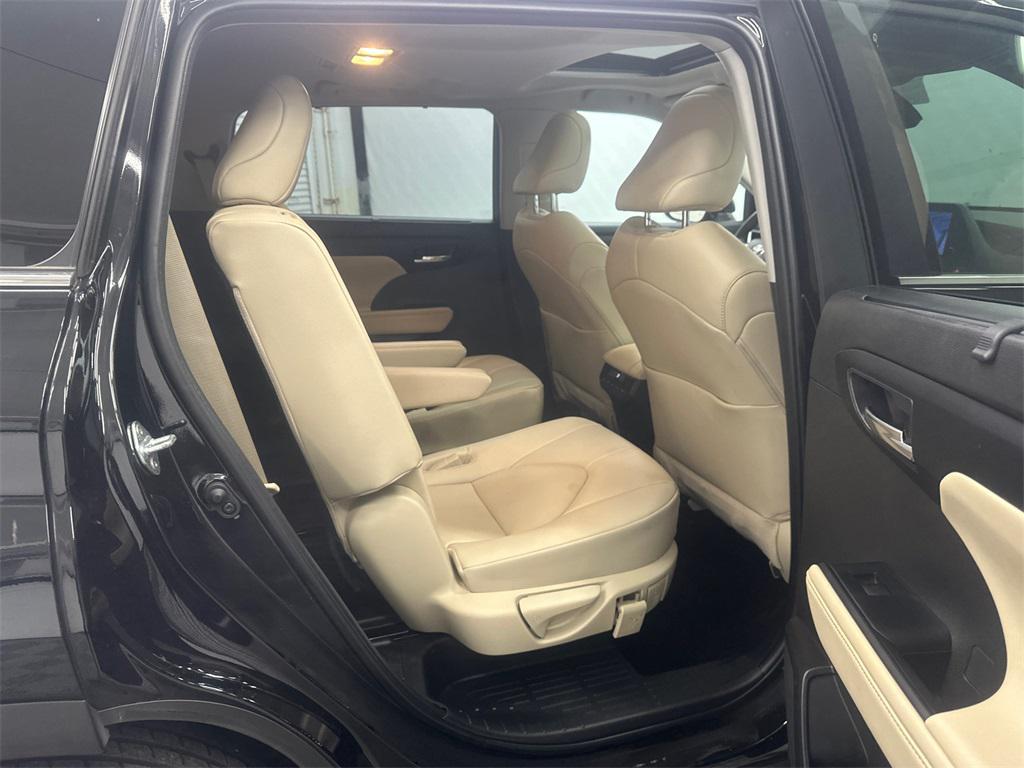used 2023 Toyota Highlander car, priced at $32,178