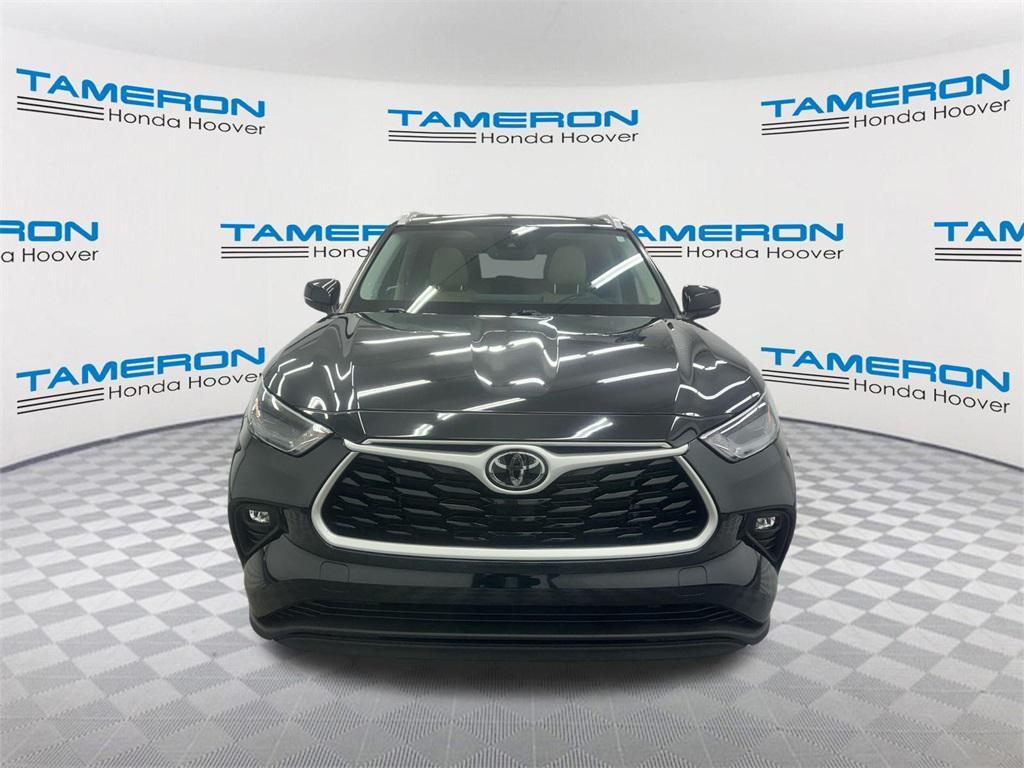 used 2023 Toyota Highlander car, priced at $32,178