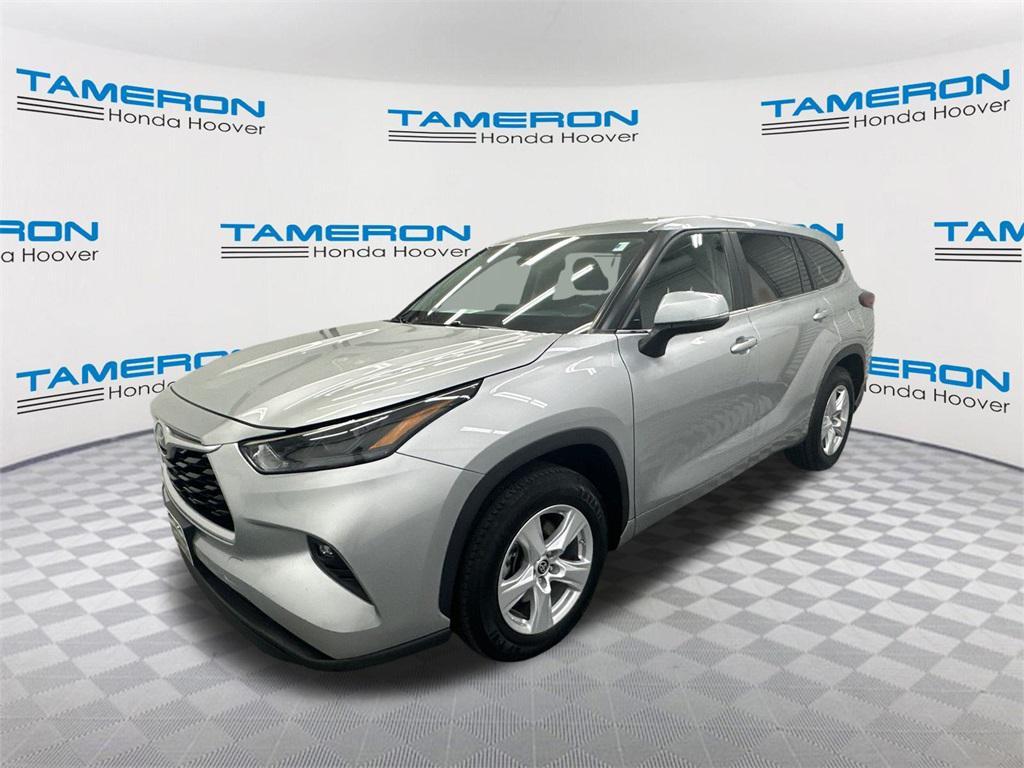 used 2023 Toyota Highlander car, priced at $28,897