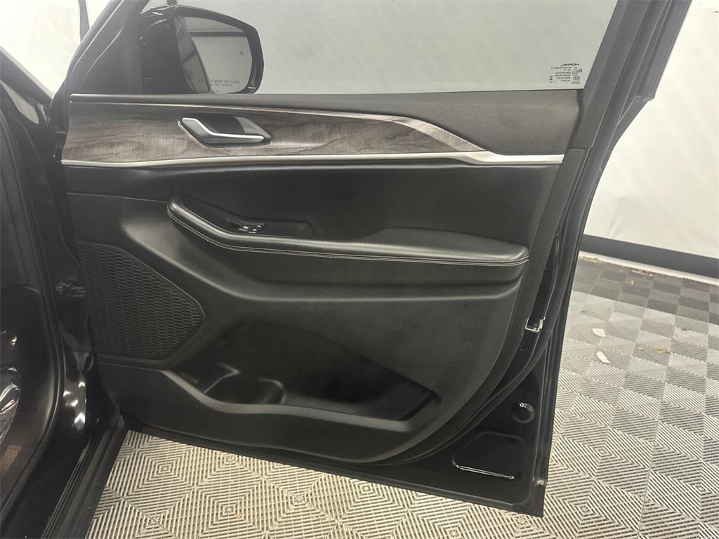 used 2023 Jeep Grand Cherokee car, priced at $26,409