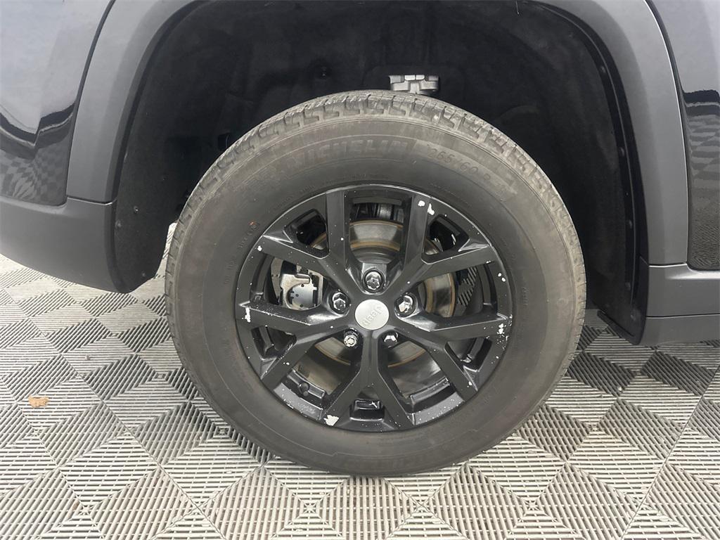 used 2023 Jeep Grand Cherokee car, priced at $26,409