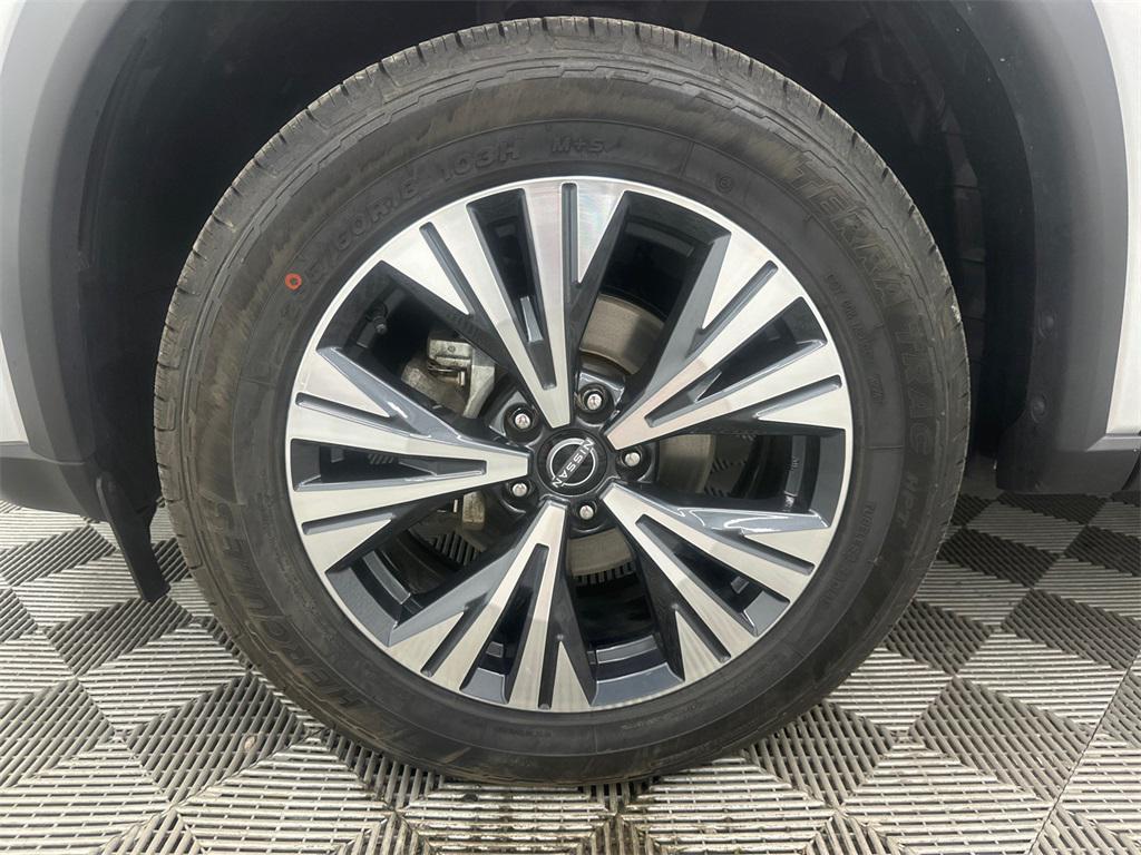 2023 Brilliant Silver Metallic Nissan Rogue