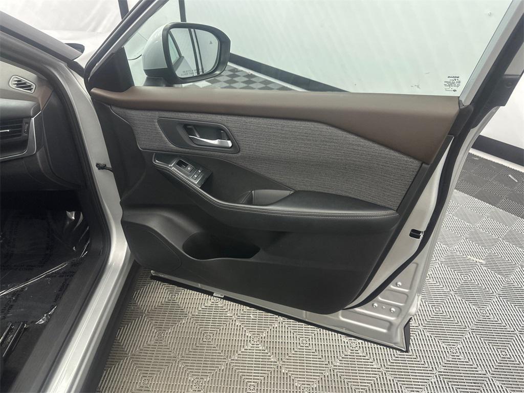 2023 Brilliant Silver Metallic Nissan Rogue