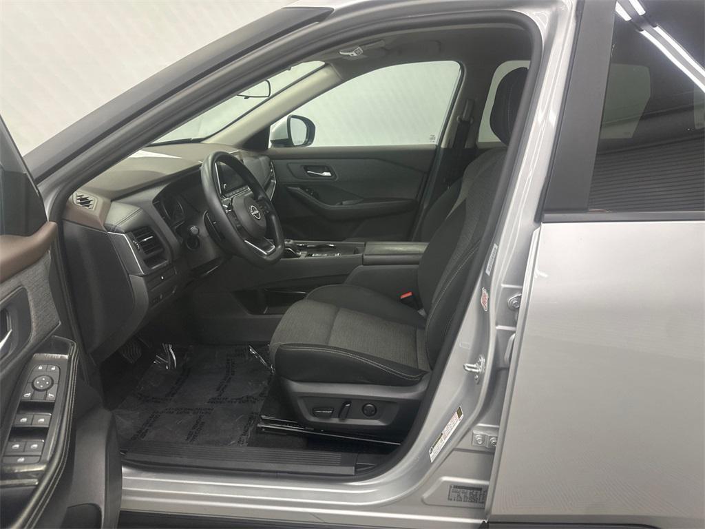2023 Brilliant Silver Metallic Nissan Rogue