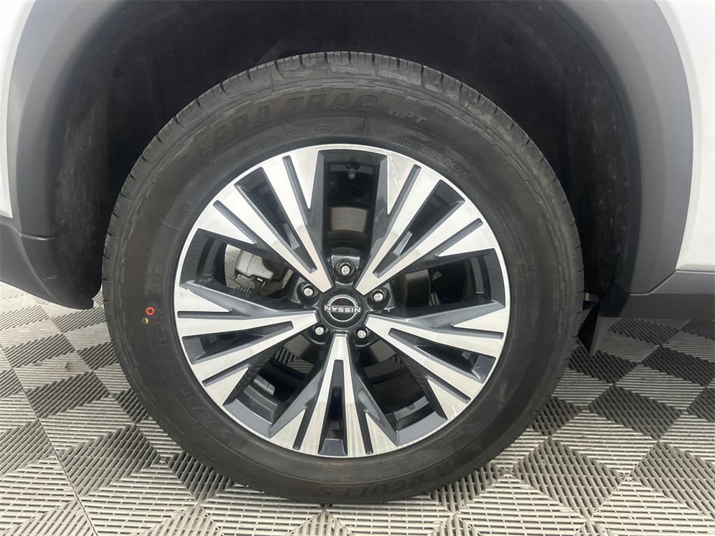 2023 Brilliant Silver Metallic Nissan Rogue