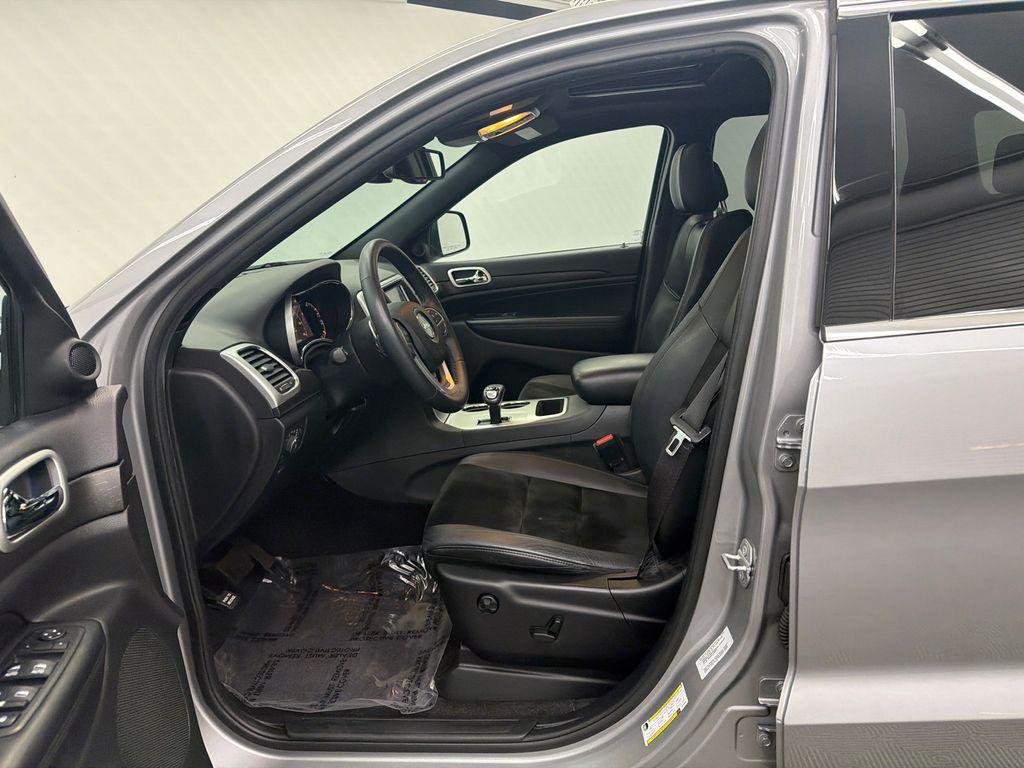 used 2015 Jeep Grand Cherokee car, priced at $12,995