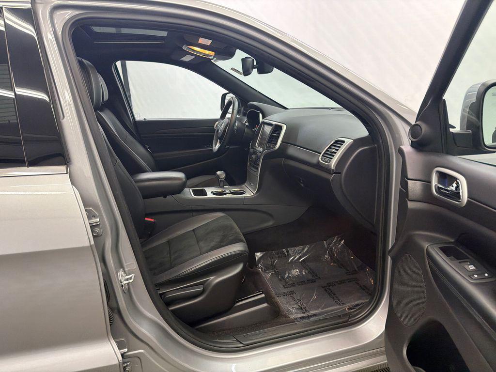 used 2015 Jeep Grand Cherokee car, priced at $12,995