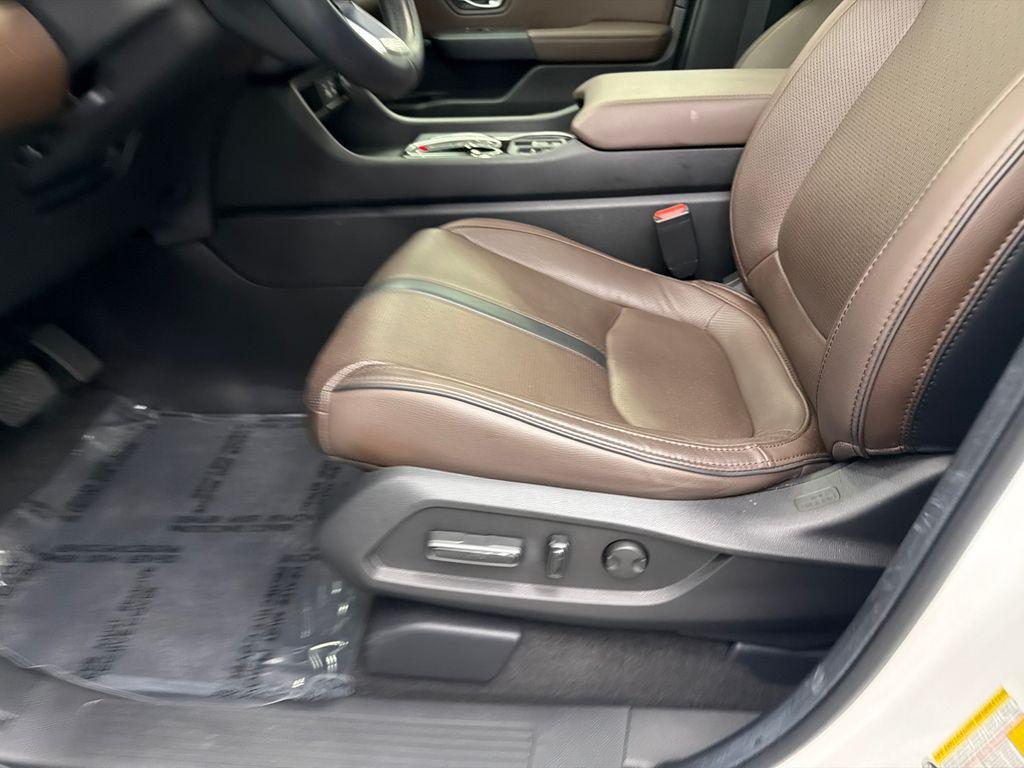 used 2025 Honda Pilot car, priced at $45,998