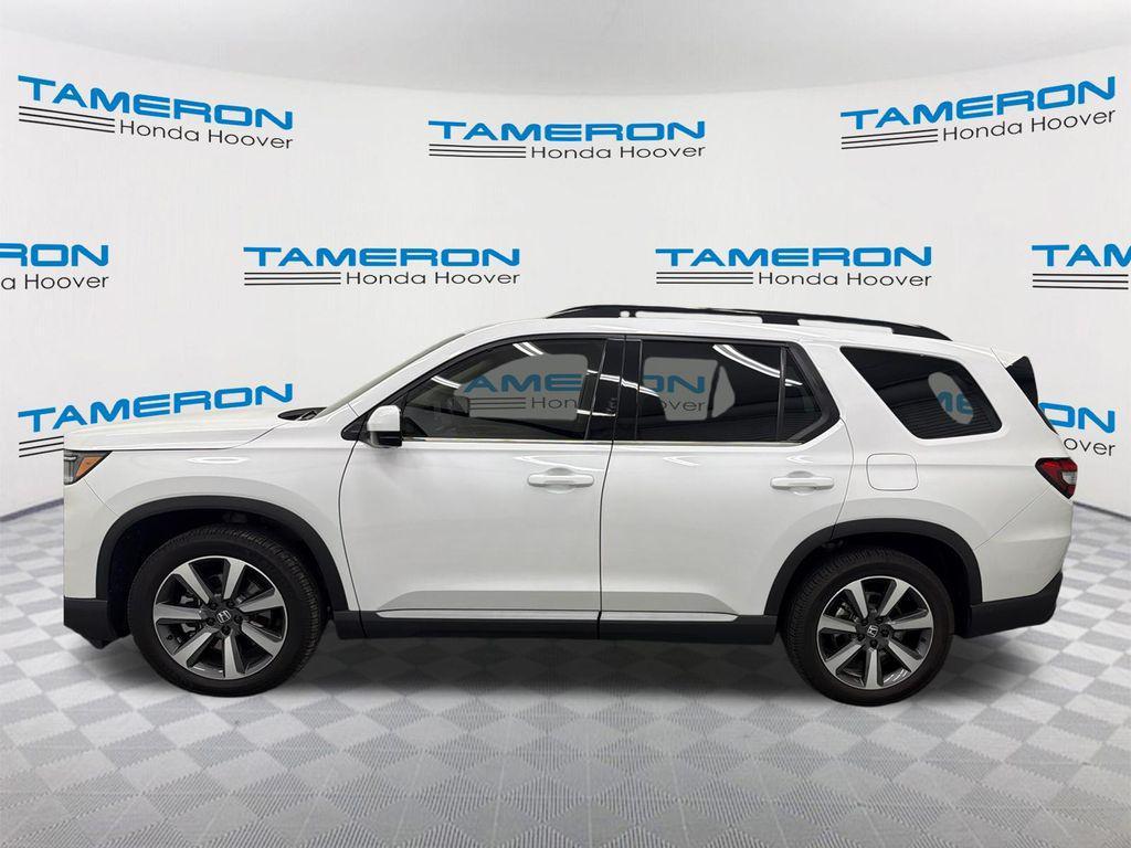 used 2025 Honda Pilot car, priced at $45,998