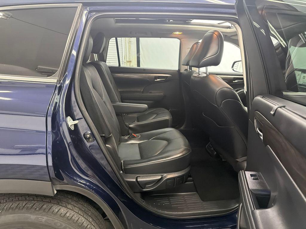 used 2021 Toyota Highlander car, priced at $34,998