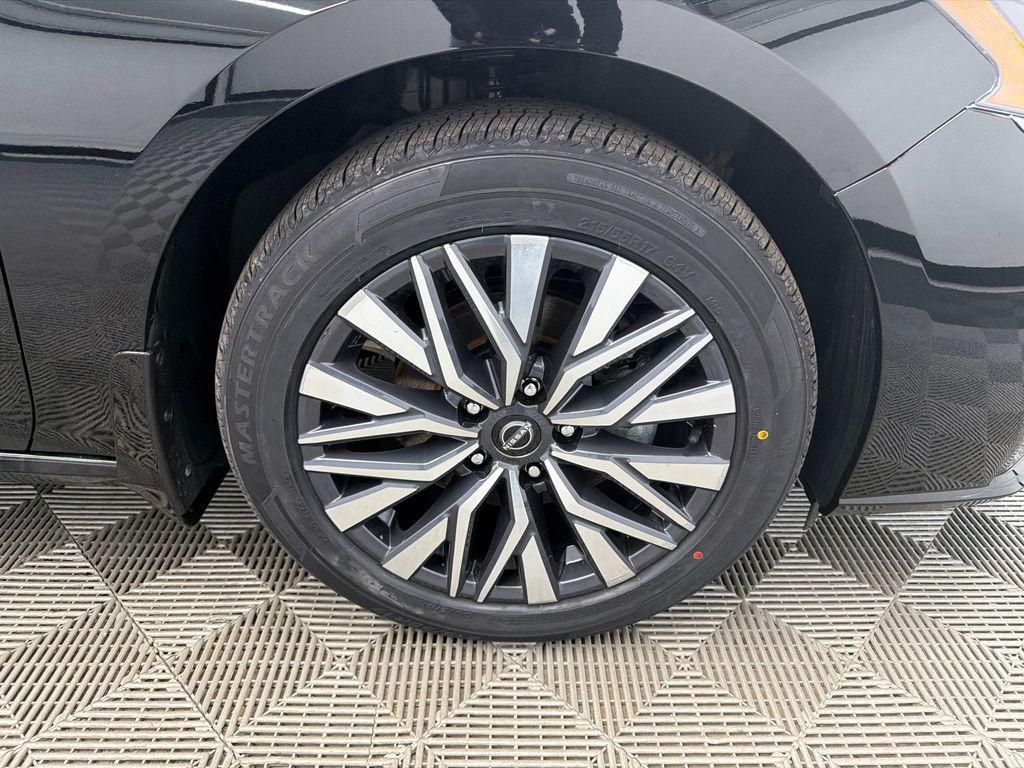 used 2023 Nissan Altima car, priced at $20,529