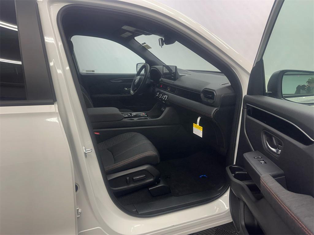 new 2026 Honda Pilot car, priced at $44,145